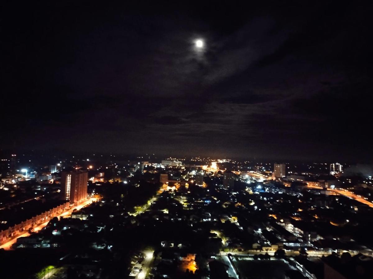 Cmk Apartmen Mutiara Tower 3 Bedroom Kota Bharu#Netflix Buitenkant foto